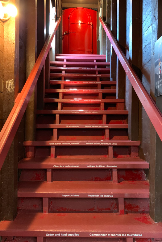 Lobster_cove_lighthouse_steps