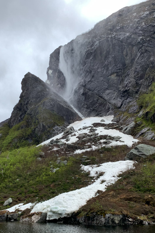 Newfoundland-pissing_mare_falls