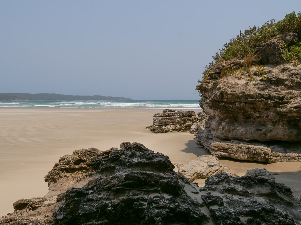 booderee_park_cave_beach1