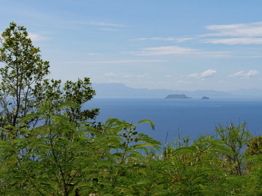 barefoot_kuata-summit_view