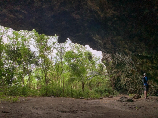 barefoot_kuata_cave